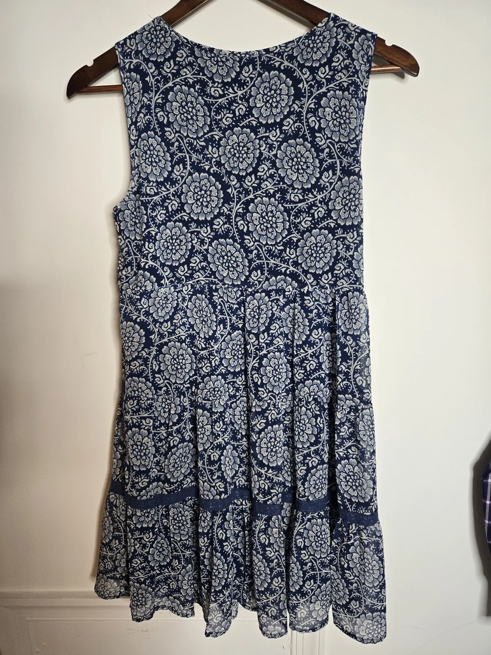 AS U WISH✨ Sleeveless Navy Blue Tiered Floral Airy V-Neck Boho Dress Size Small